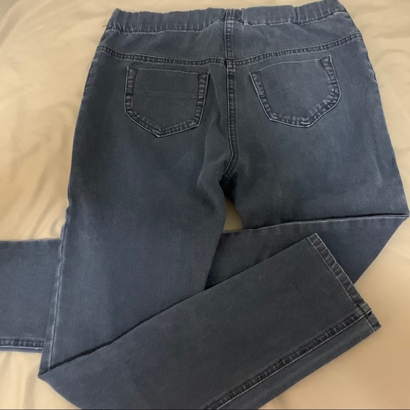 🌹Max&Co Dark Blue Jeans - Picture 2 of 5